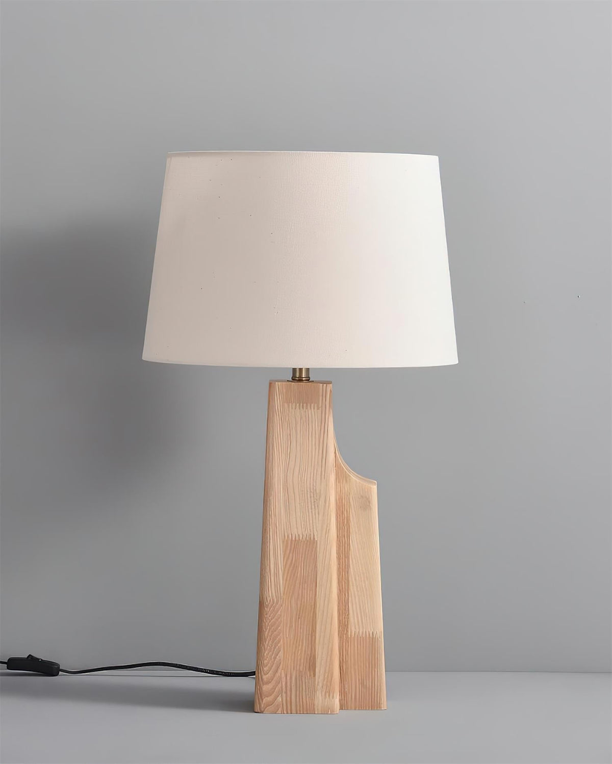 Luminaine lampa stołowa