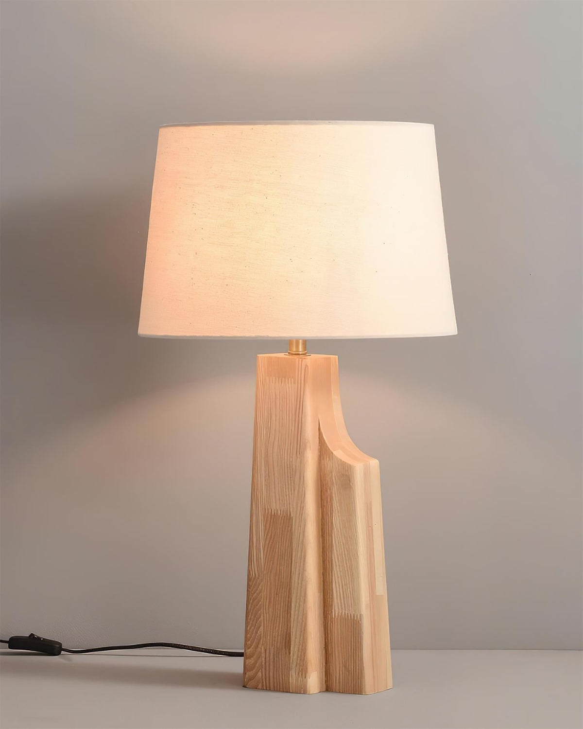 Luminaine lampa stołowa