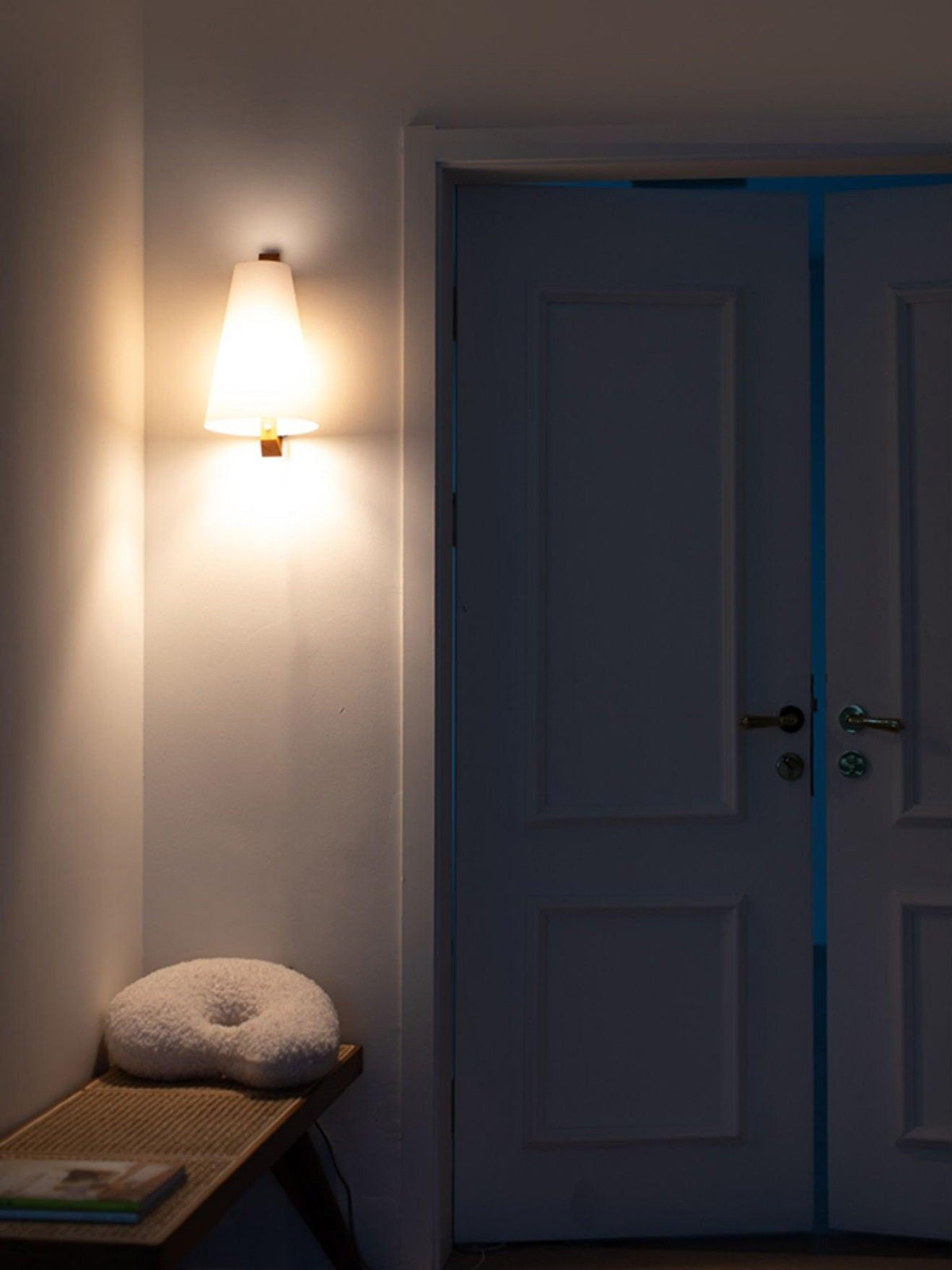 Miriam nowoczesna minimalistyczna kinkietowa lampa z tworzywa sztucznego