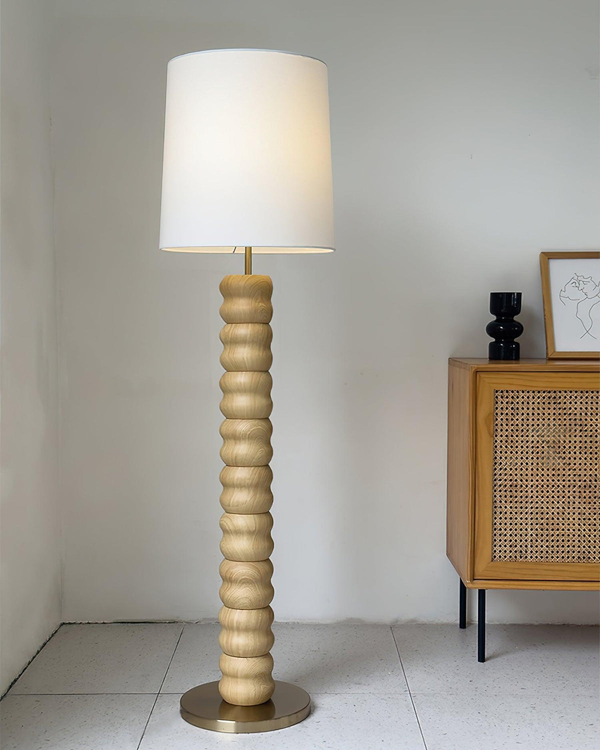 Rib lampa stojąca