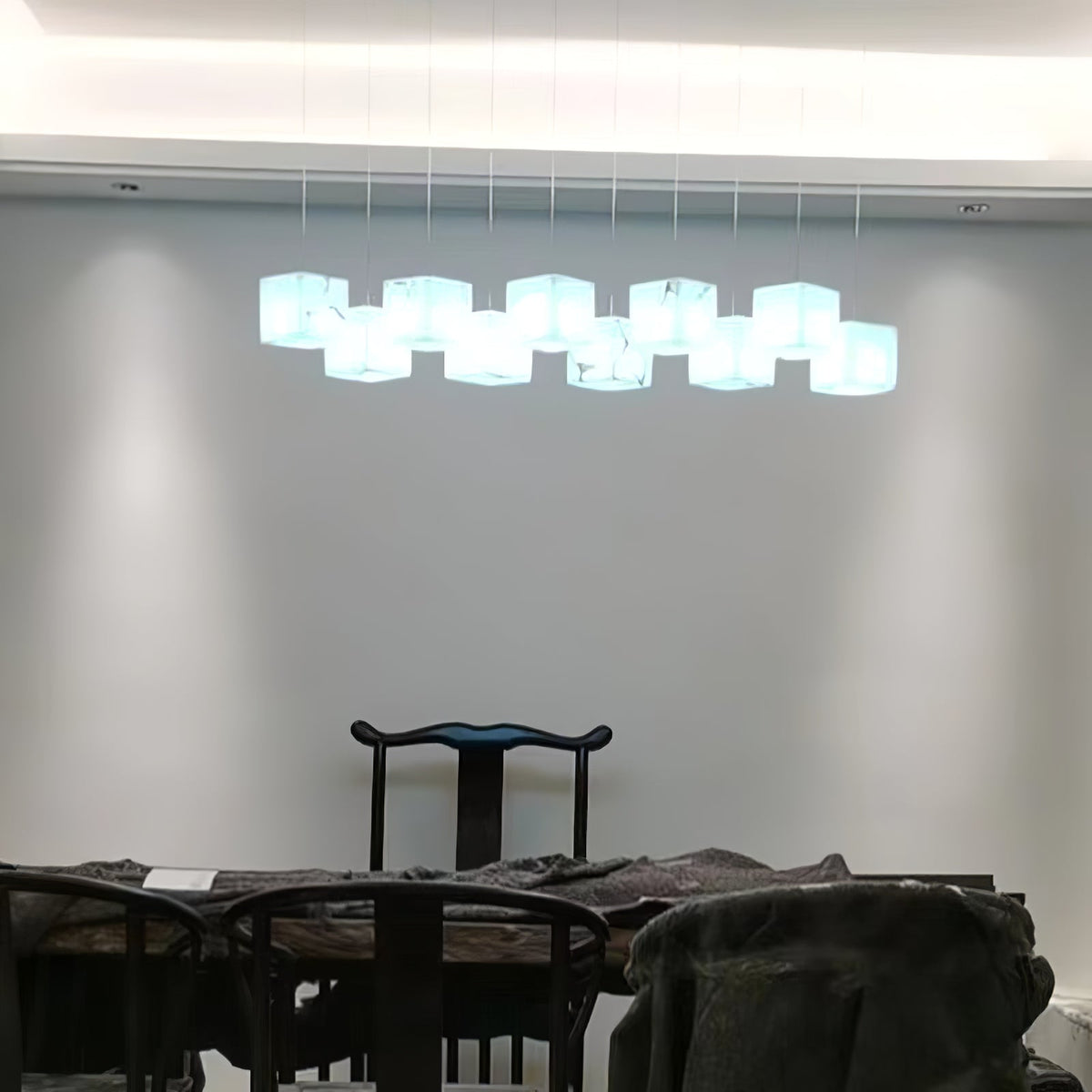Alabaster żyrandol sześcienne elegancja