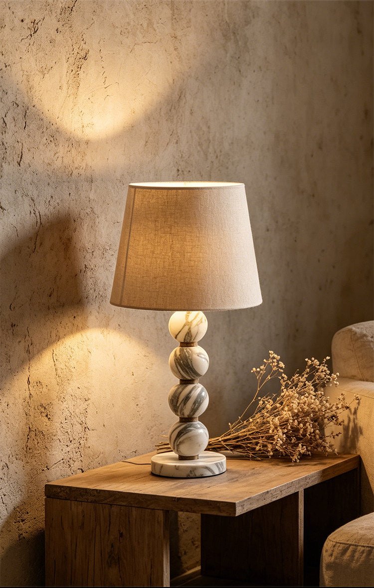 Lampa stołowa Avrielle ze sferycznej kuli marmurowej