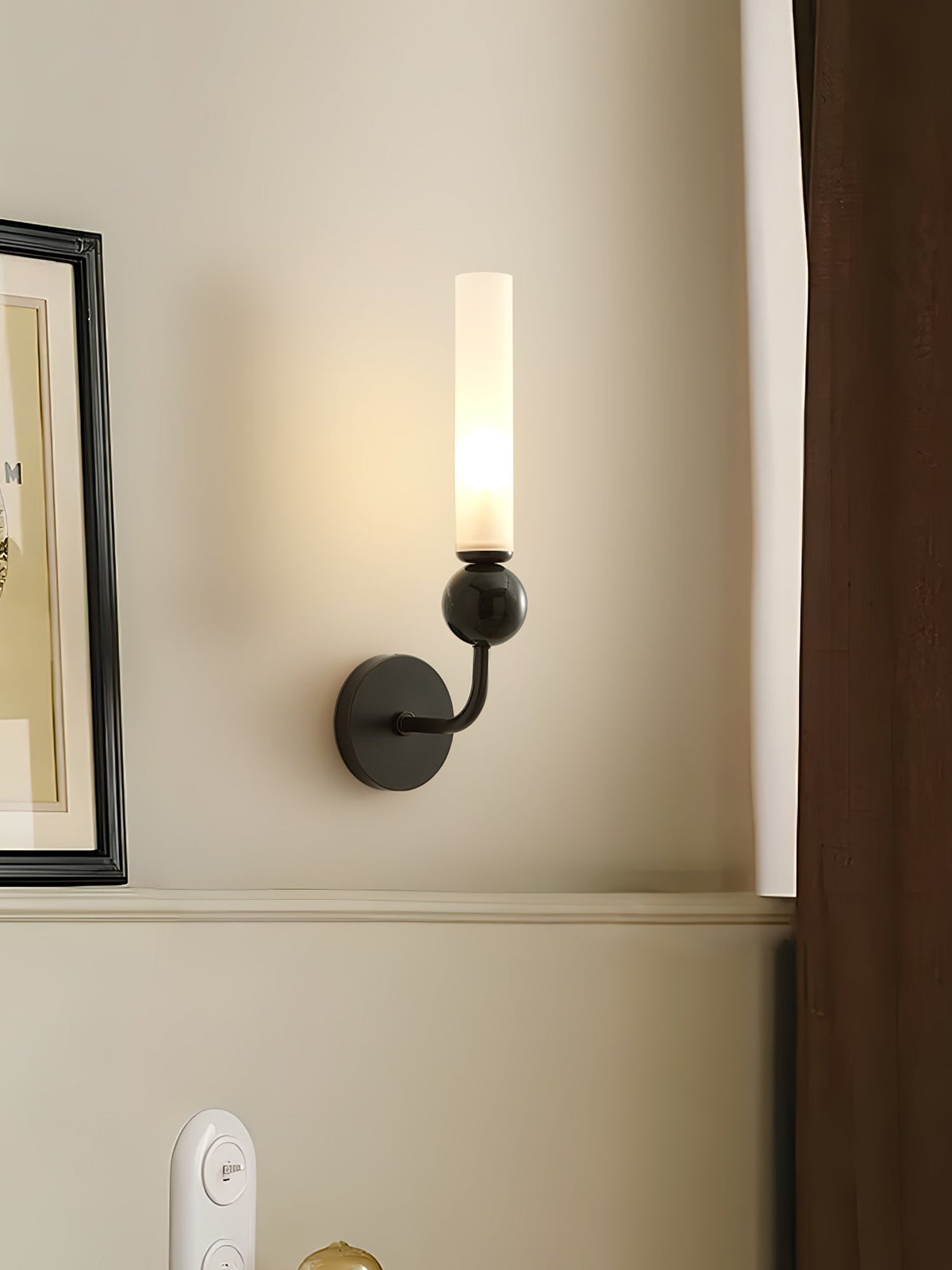 Dulane nowoczesna minimalistyczna kinkietowa lampa ścienna w pionie z marmuru