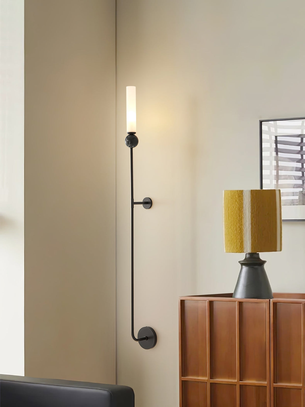 Dulane nowoczesna minimalistyczna kinkietowa lampa ścienna w pionie z marmuru