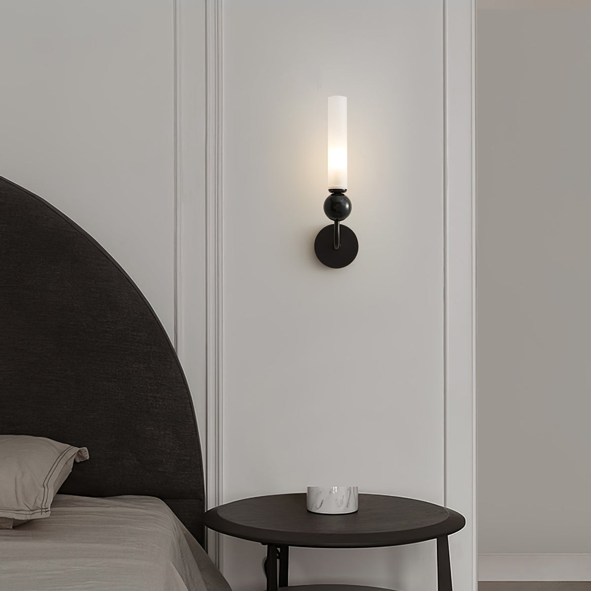 Dulane nowoczesna minimalistyczna kinkietowa lampa ścienna w pionie z marmuru