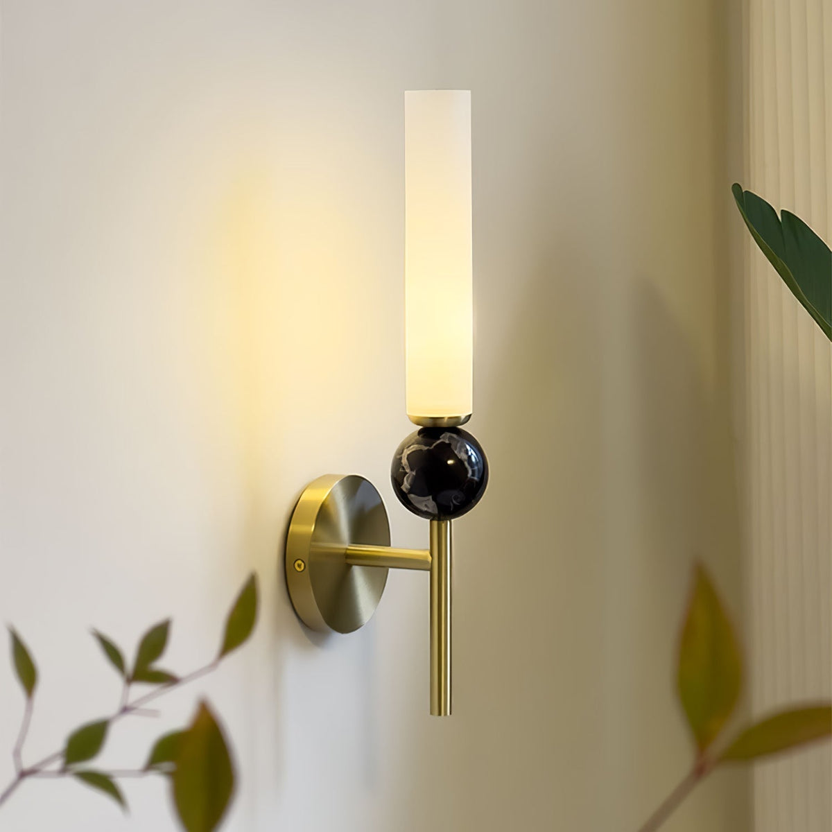 Dulane nowoczesna minimalistyczna kinkietowa lampa ścienna w pionie z marmuru