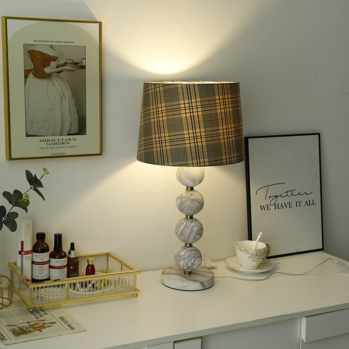 Rowan nowoczesna lampa stołowa z marmuru