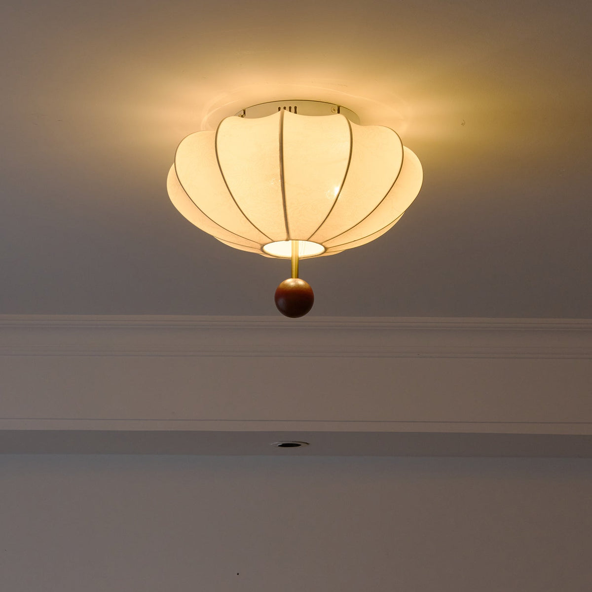 Willow lampa sufitowa z płótna i drewna