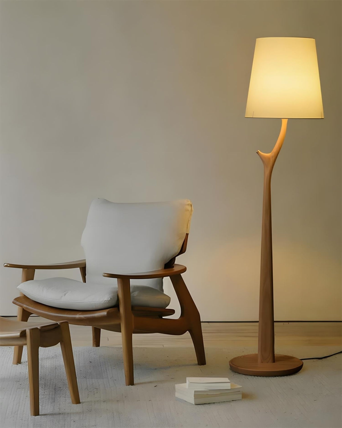 Norinia lampa stojąca