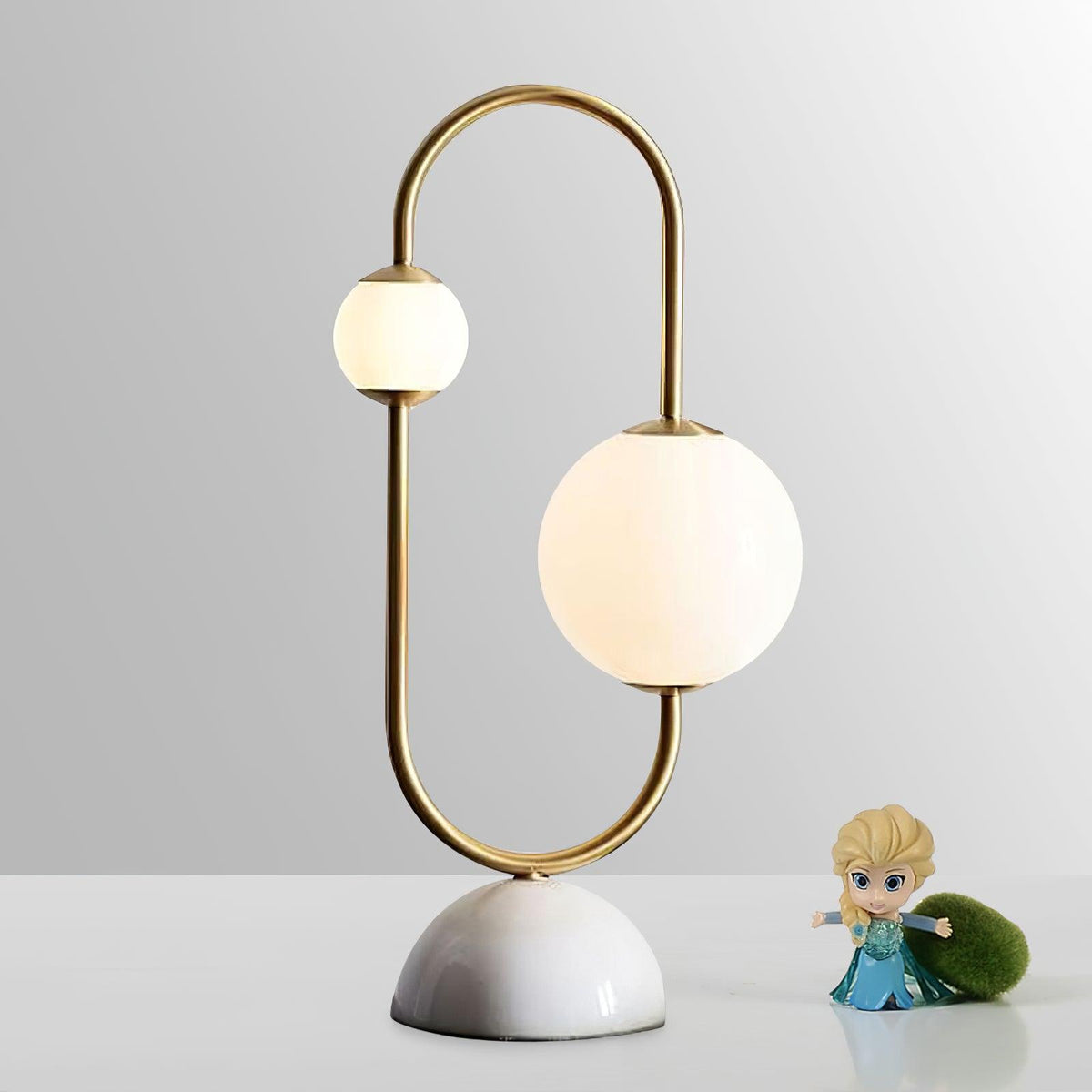 Adin nowoczesna lampa stołowa