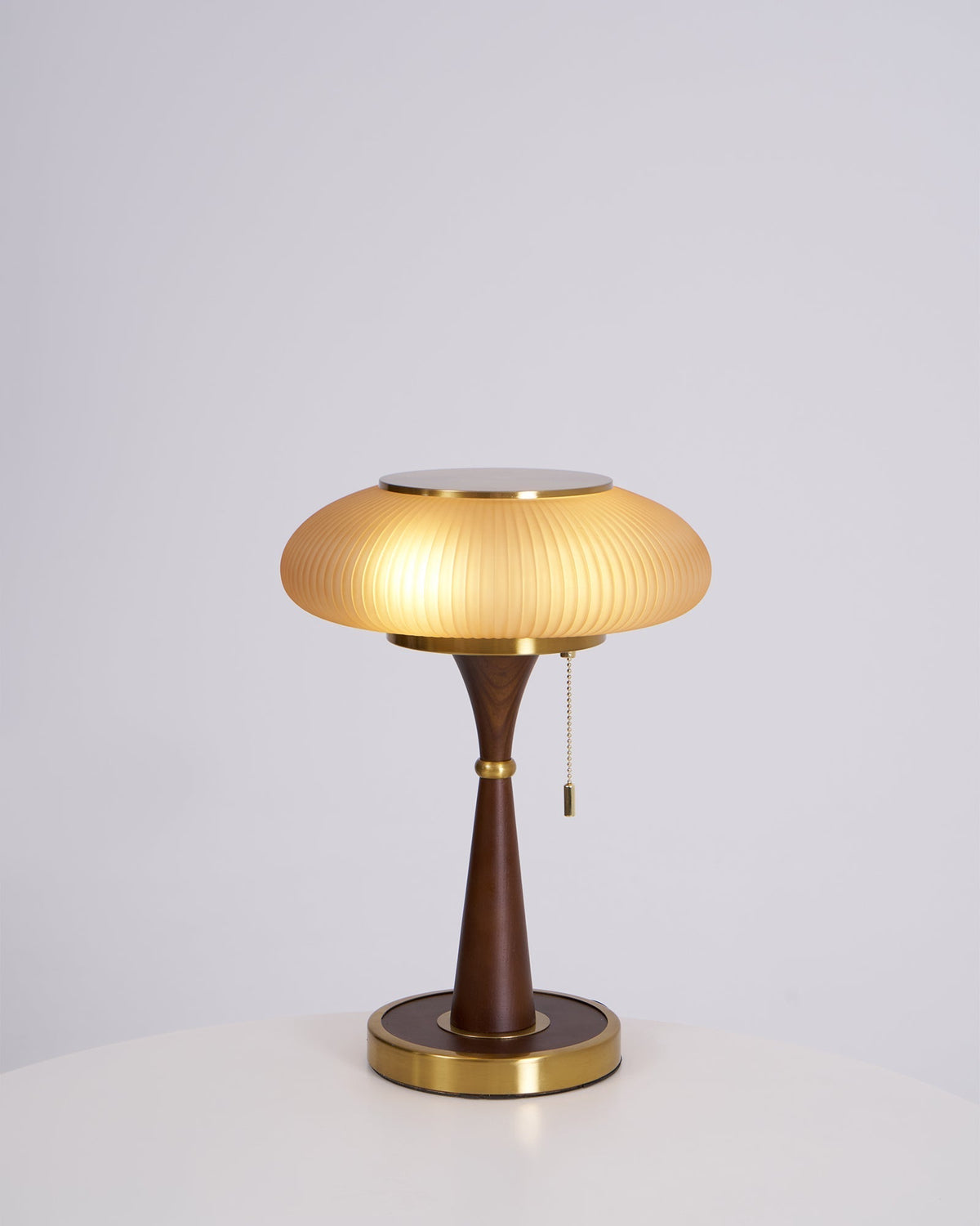 Lampa stołowa Vevelo drewniana retro