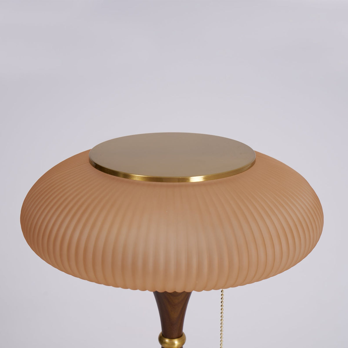 Lampa stołowa Vevelo drewniana retro
