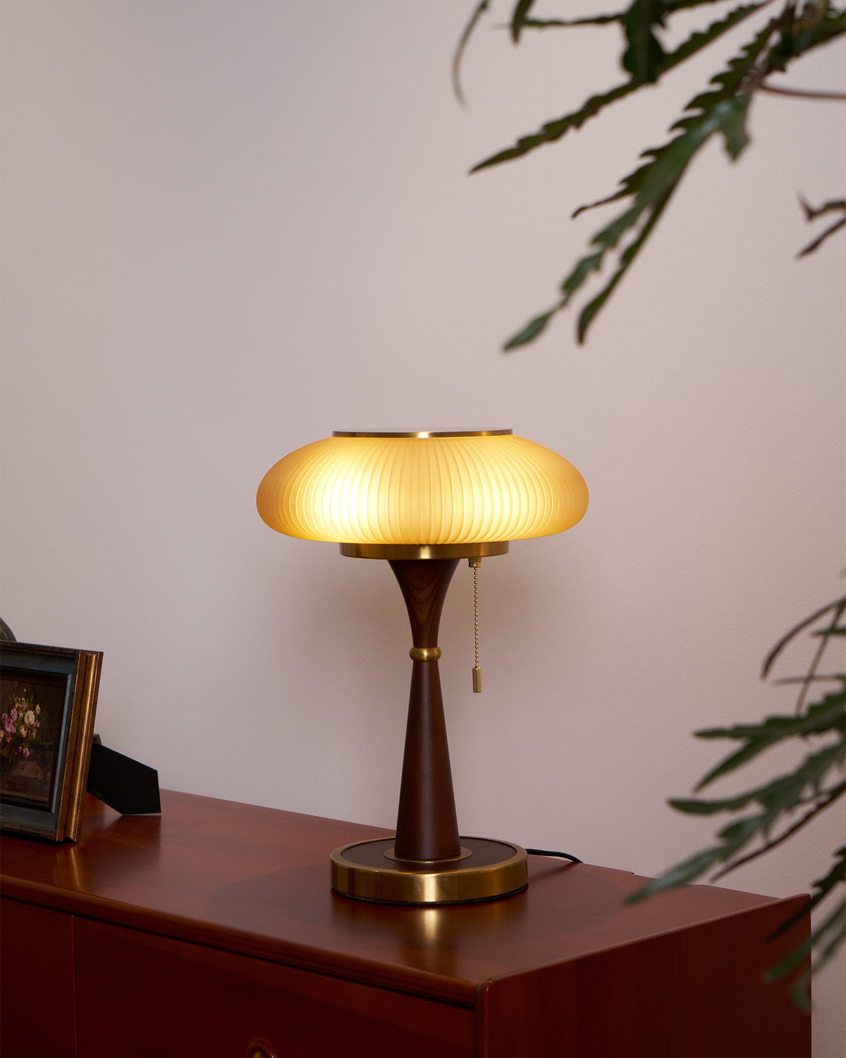 Lampa stołowa Vevelo drewniana retro