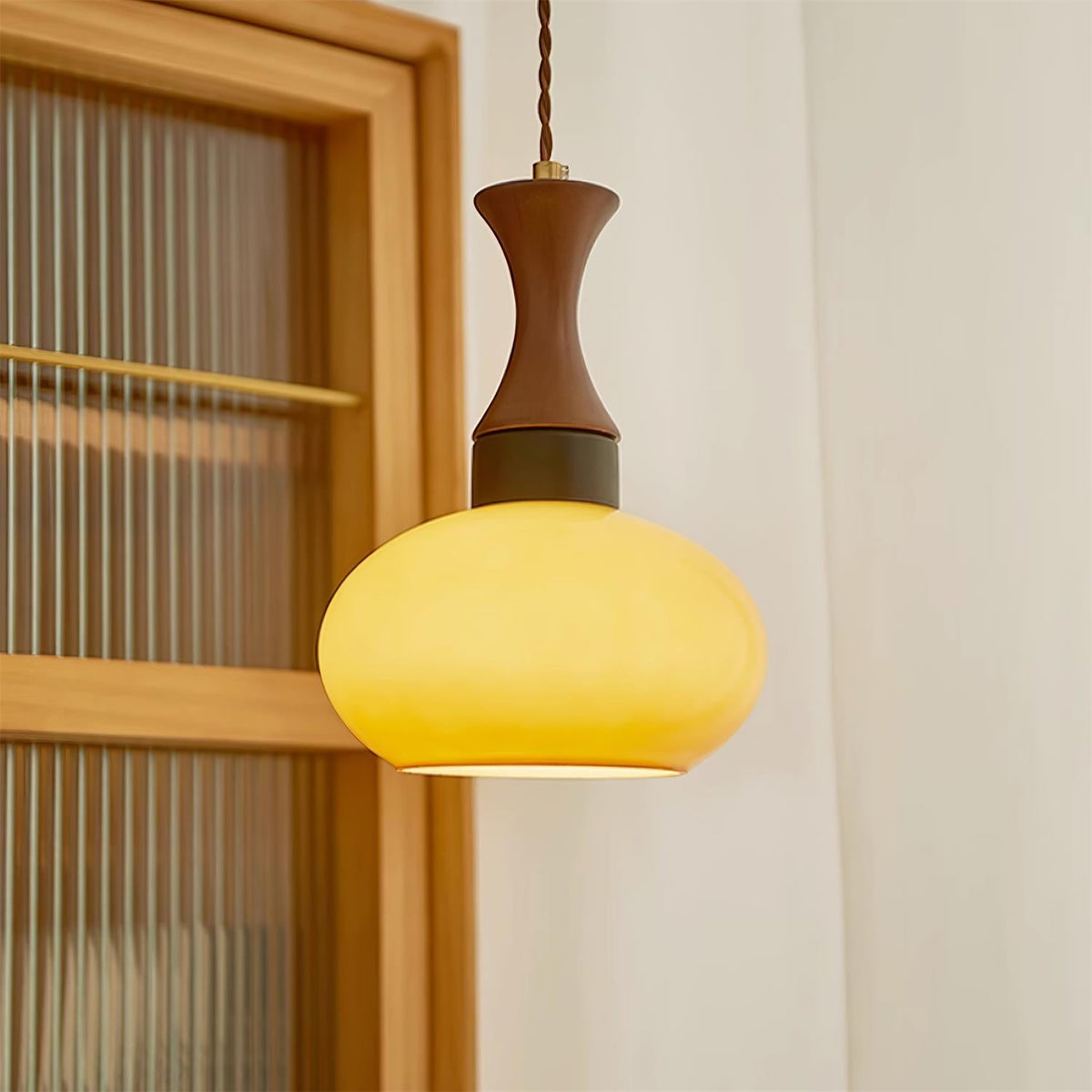 Chara lampa wisząca z wtyczką