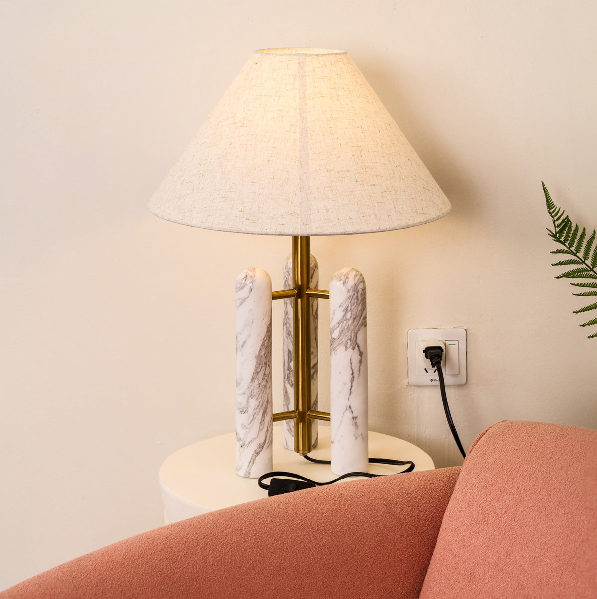 Trio nowoczesna lampa stołowa z marmuru