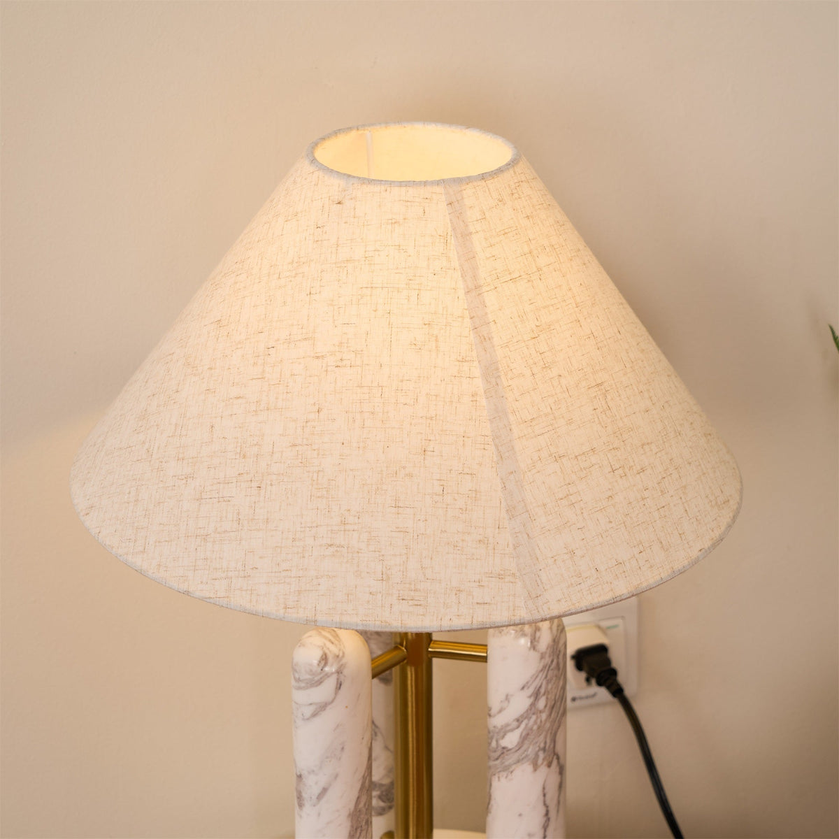 Trio nowoczesna lampa stołowa z marmuru