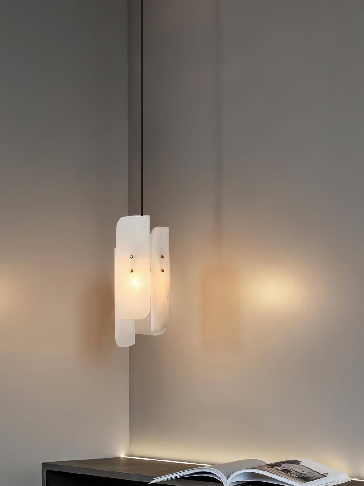Vicarus warstwowa lampa wisząca z alabastrem