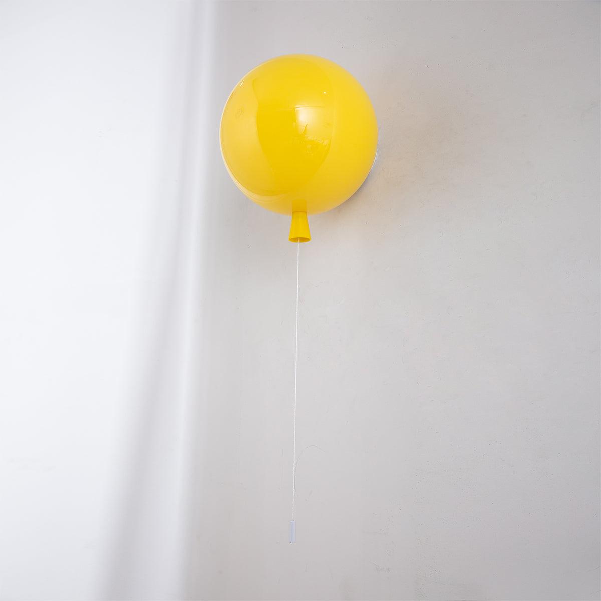 Kiri radosny żyrandol balonowy z plastiku do montażu ściennego