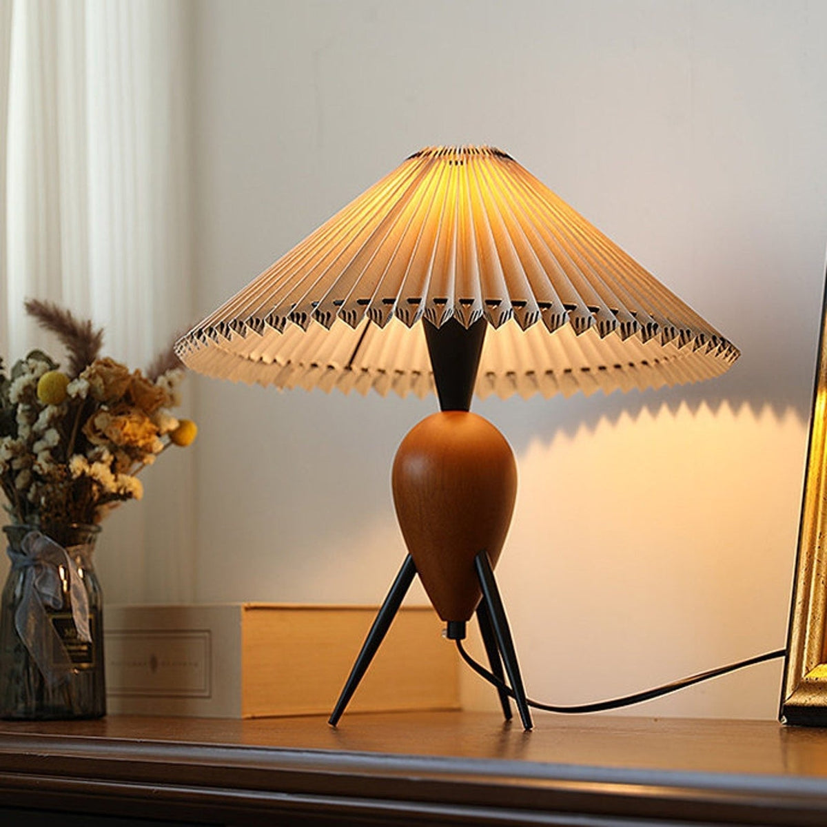 Elyse retro lampa stołowa z drewna i płótna