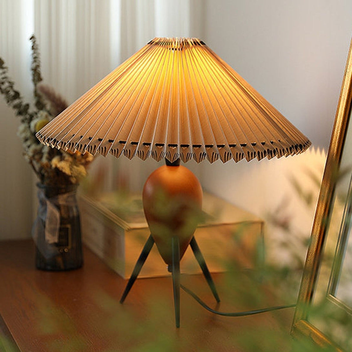 Elyse retro lampa stołowa z drewna i płótna