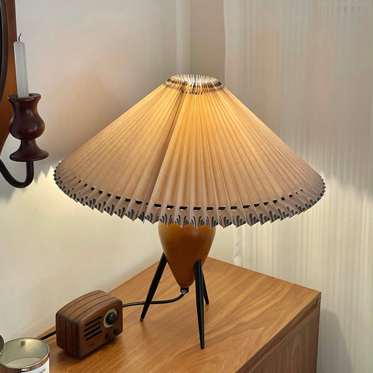 Elyse retro lampa stołowa z drewna i płótna