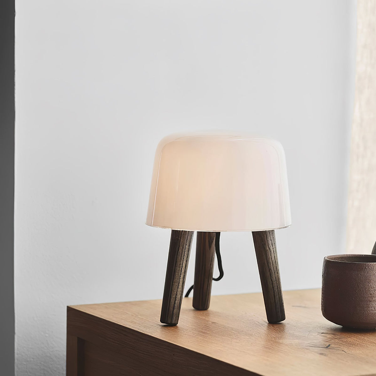 GlowPod lampa stołowa ze szkła i drewna w kolorze naturalnym & biała