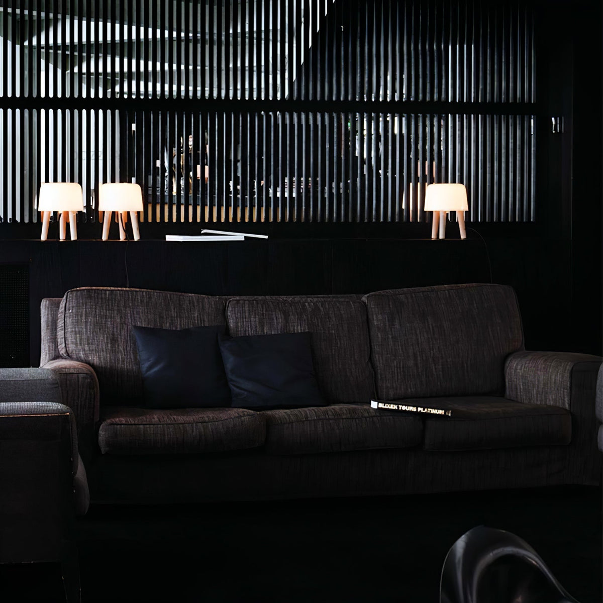 GlowPod lampa stołowa ze szkła i drewna w kolorze naturalnym & biała