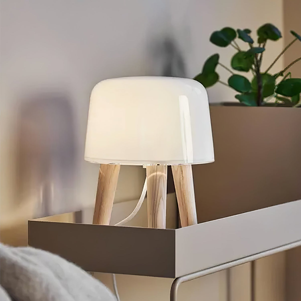 GlowPod lampa stołowa ze szkła i drewna w kolorze naturalnym & biała