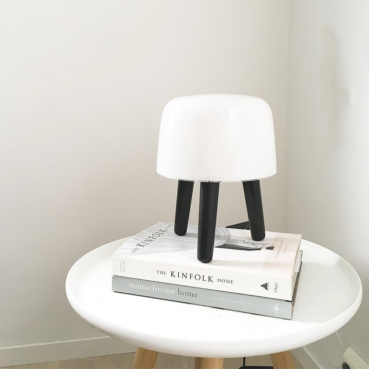 GlowPod lampa stołowa ze szkła i drewna w kolorze naturalnym & biała