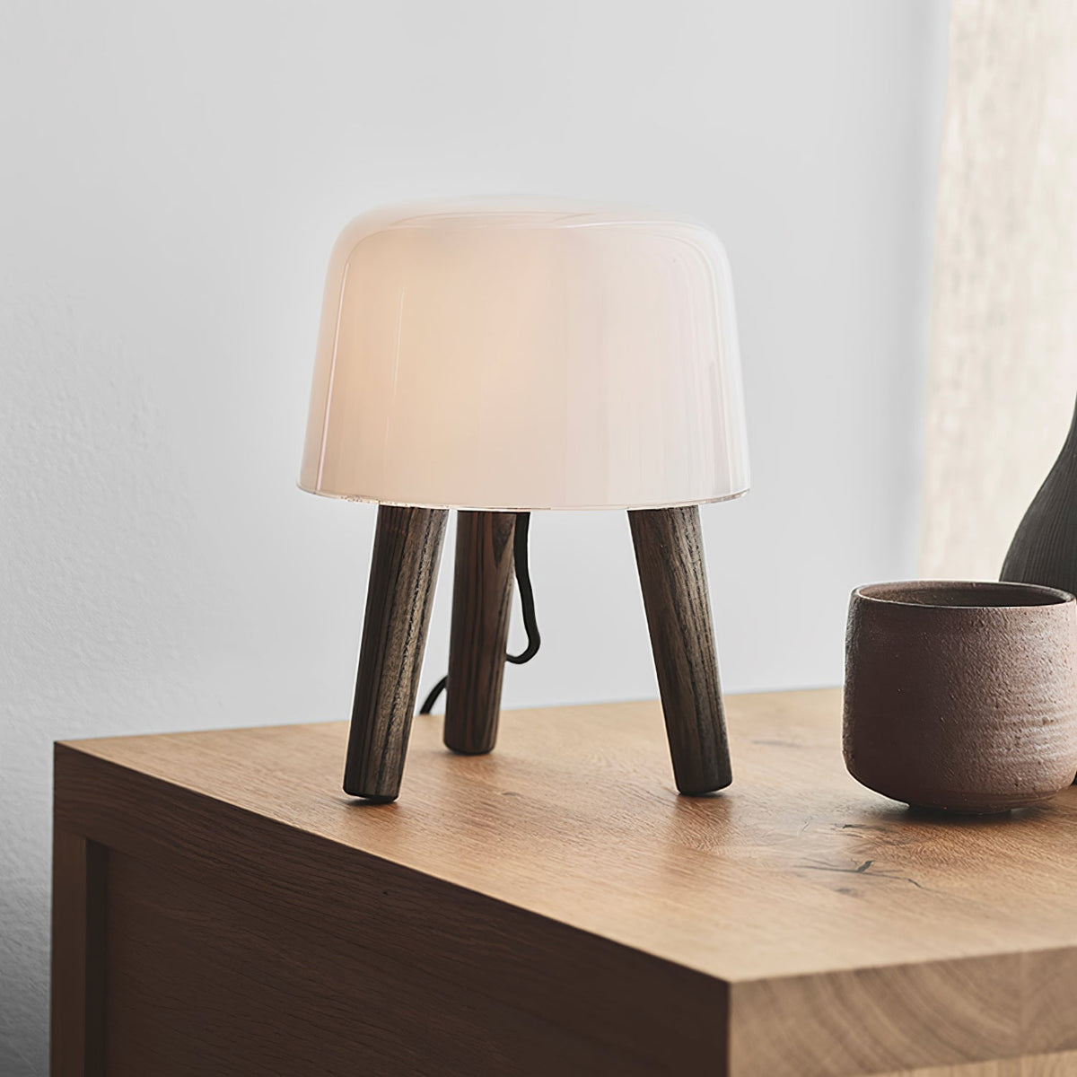 GlowPod lampa stołowa ze szkła i drewna w kolorze naturalnym & biała