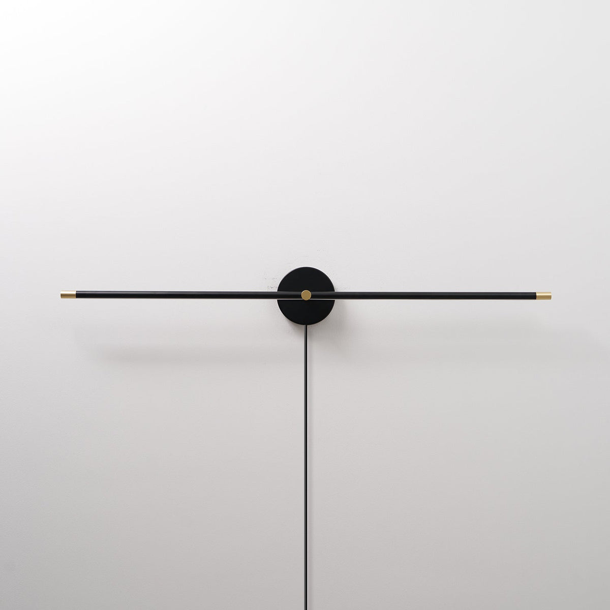 Minimalist nowoczesny liniowy żyrandol LED podłączany do gniazdka kinkiet