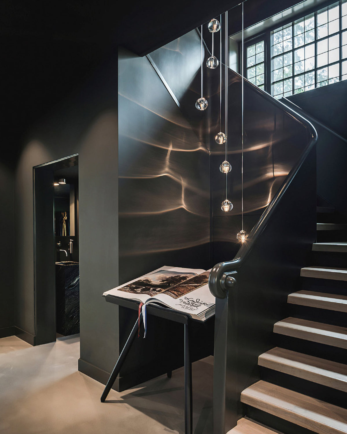 Gevlin żyrandol kryształowy w stylu postmodern luxury wiązany ze szkła
