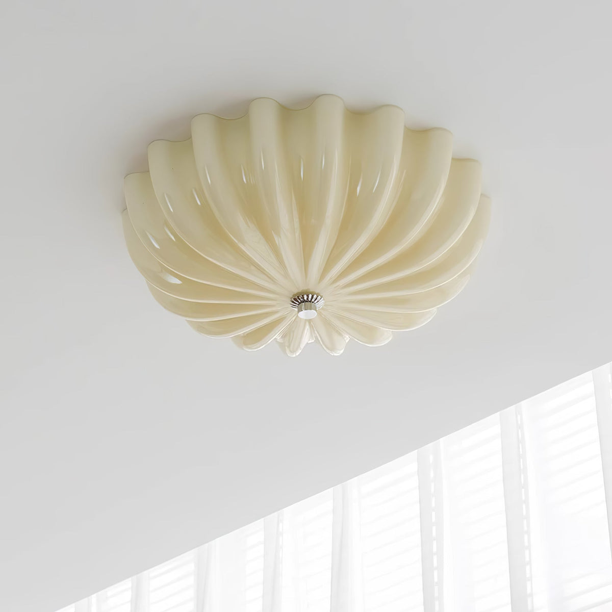 Urelis lampa sufitowa ze szkła wydmowanego w kształcie muszli