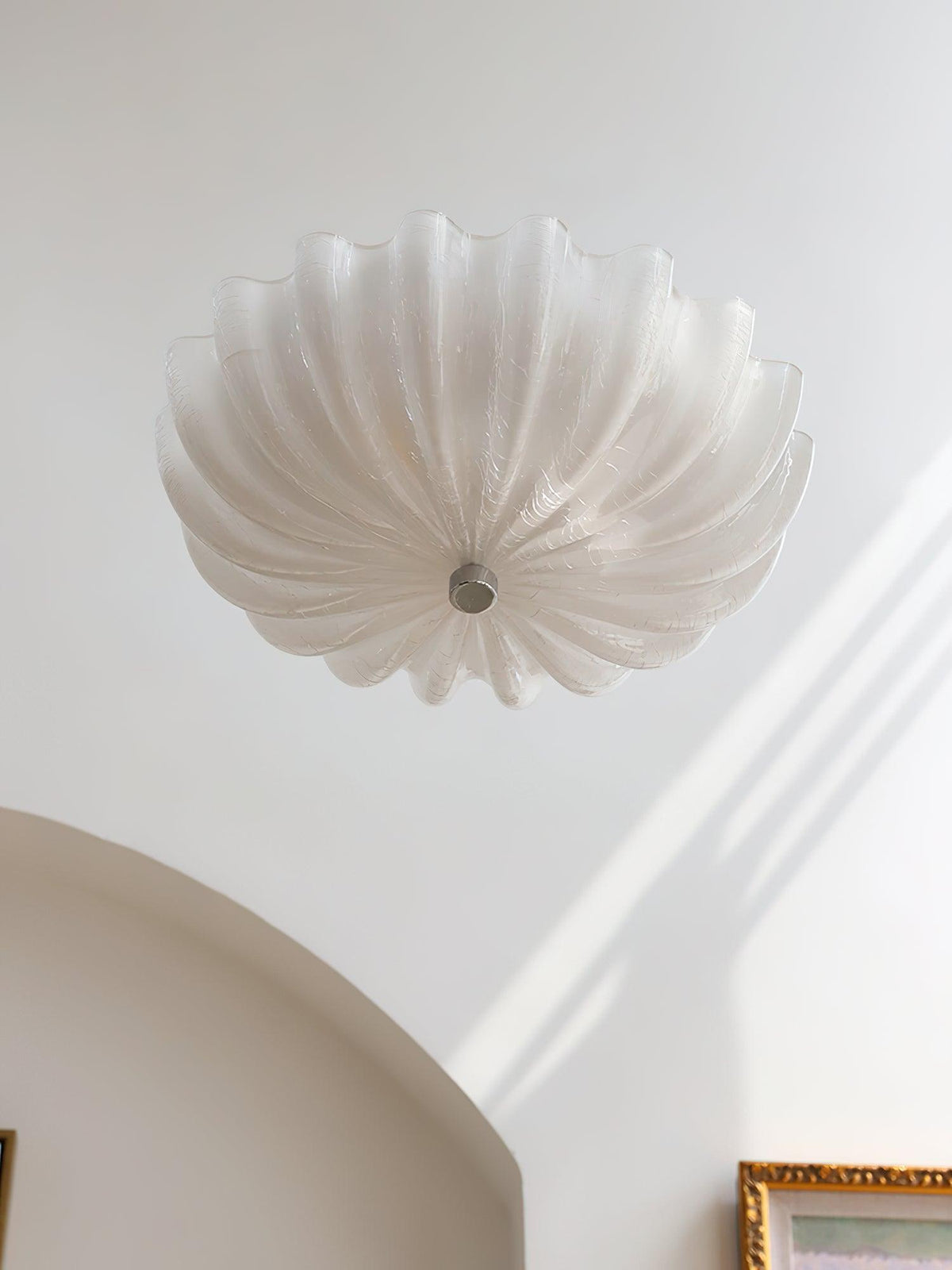 Urelis lampa sufitowa ze szkła wydmowanego w kształcie muszli