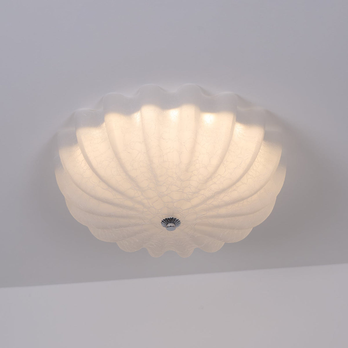 Urelis lampa sufitowa ze szkła wydmowanego w kształcie muszli