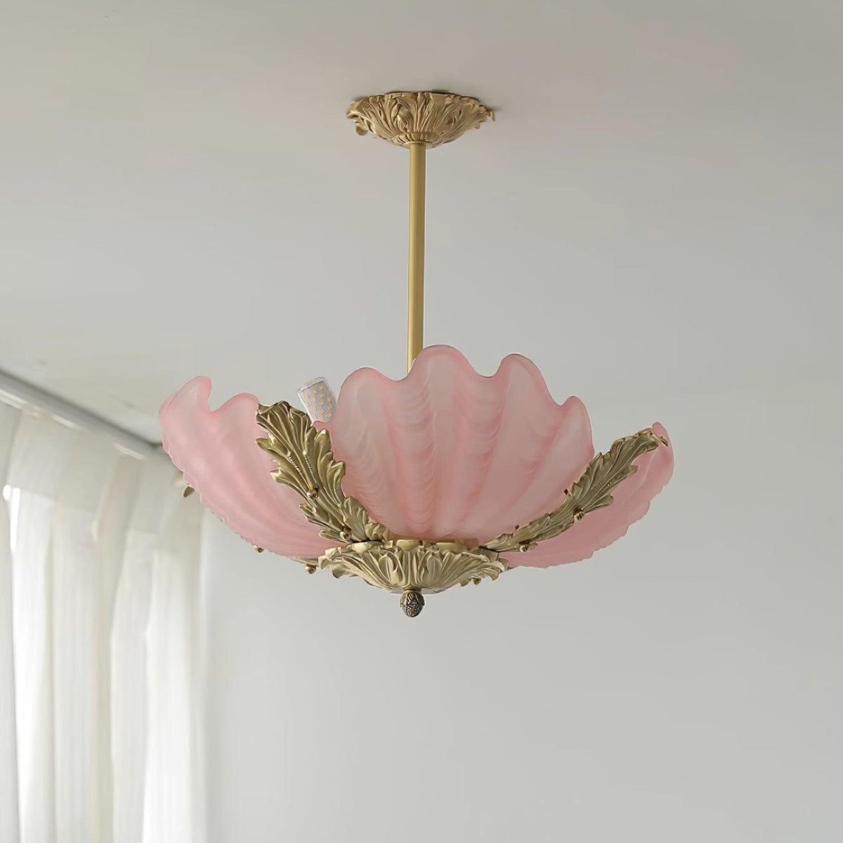 Murano lampa wisząca różowa muszla miedź barokowa