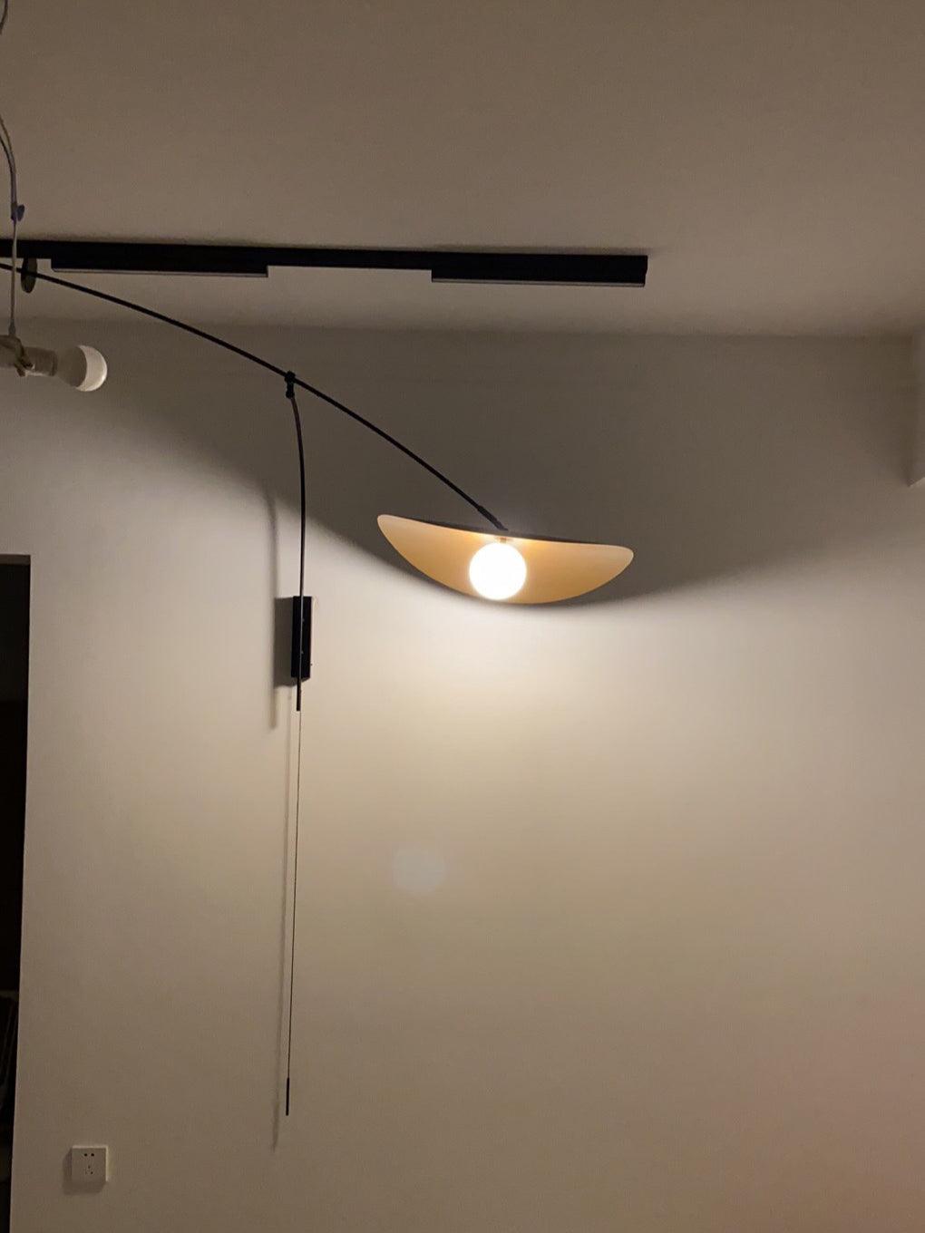 Tirove minimalistyczna kinkiet ze szkła