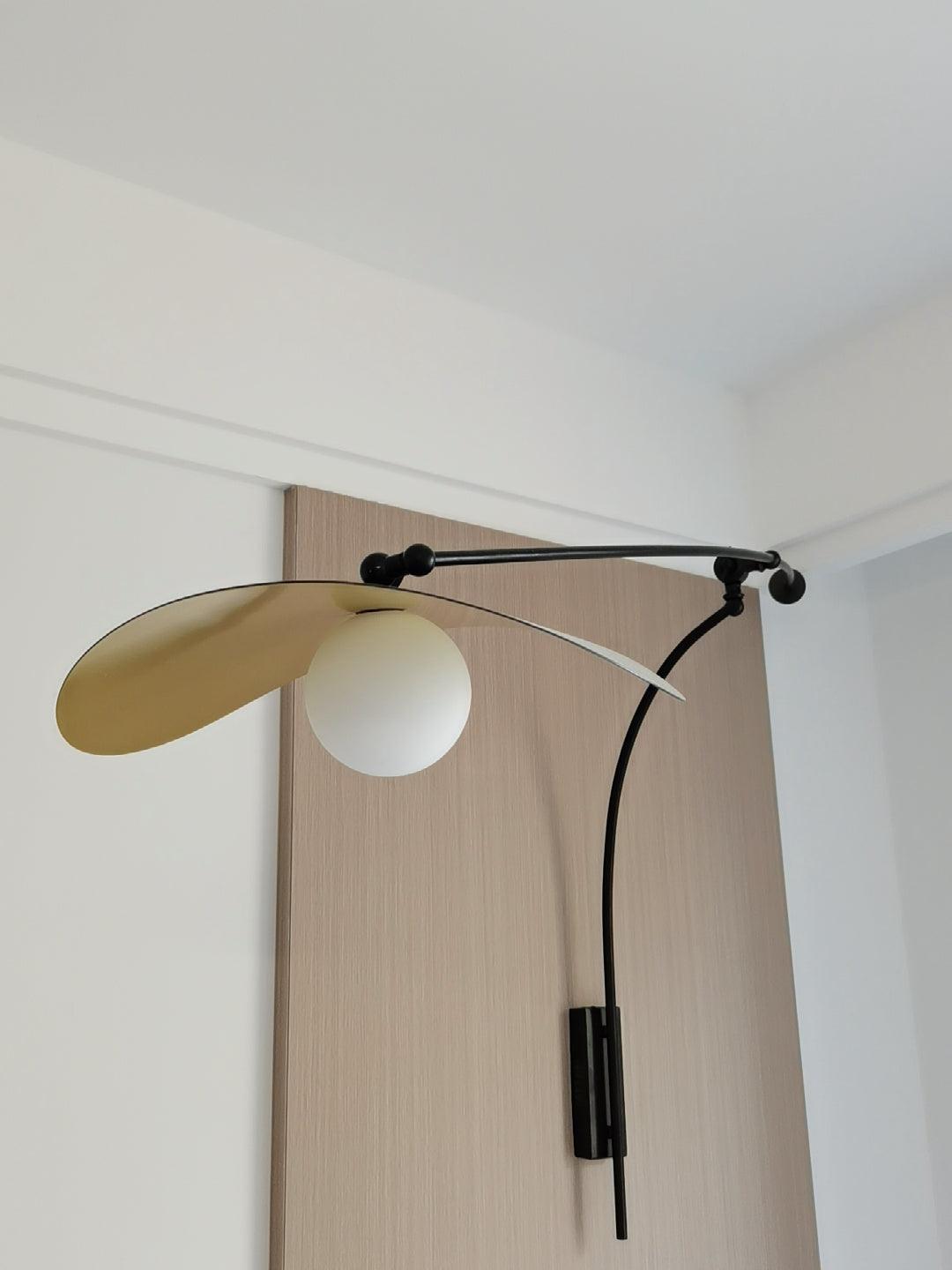 Tirove minimalistyczna kinkiet ze szkła