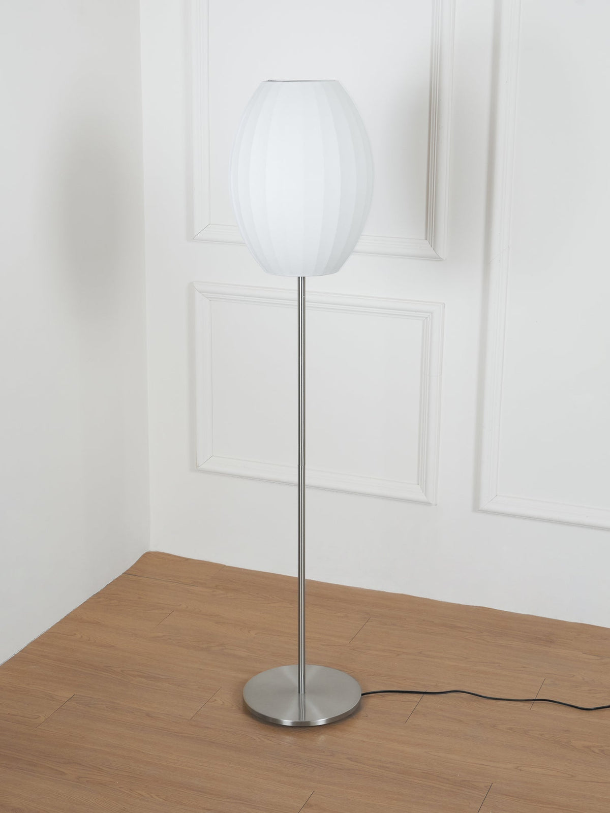 Bexno minimalistyczna lampa stojąca