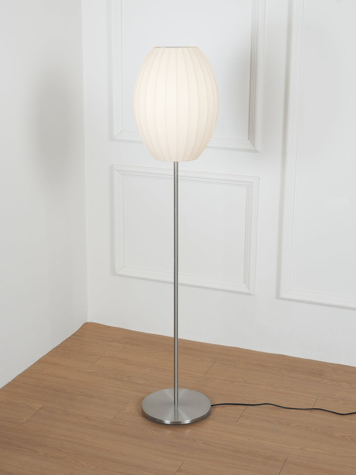 Bexno minimalistyczna lampa stojąca