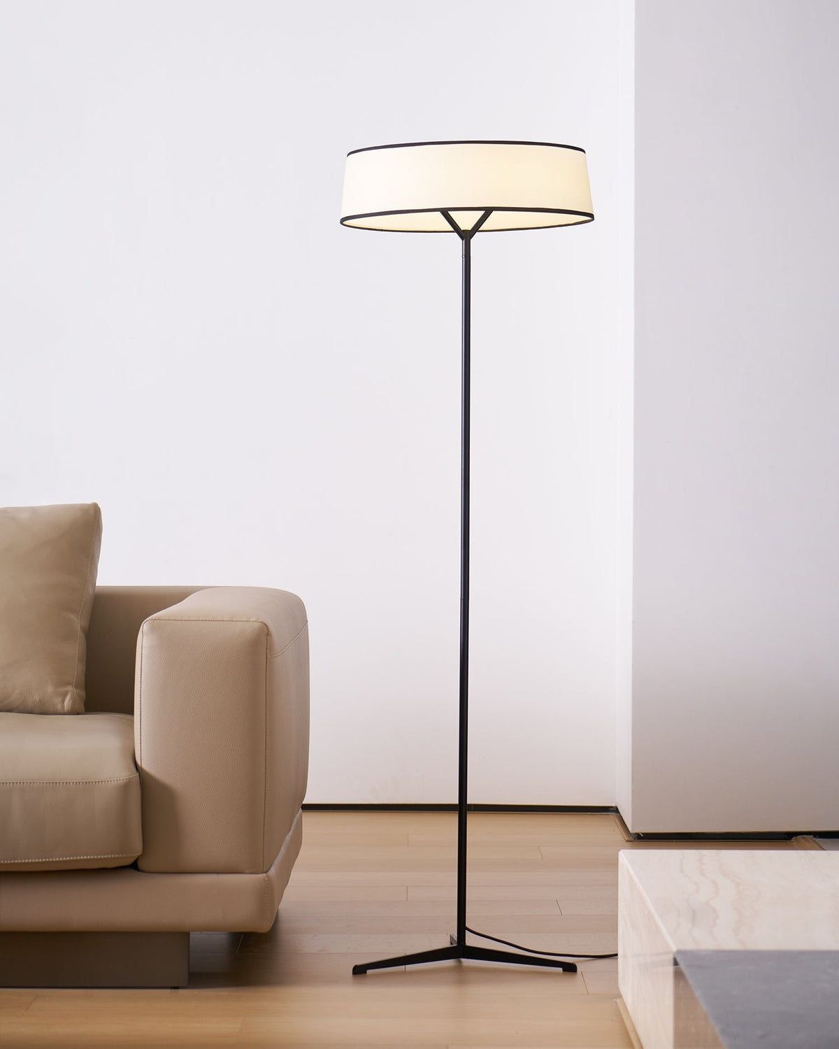 Zemaryre nowoczesna lampa stojąca