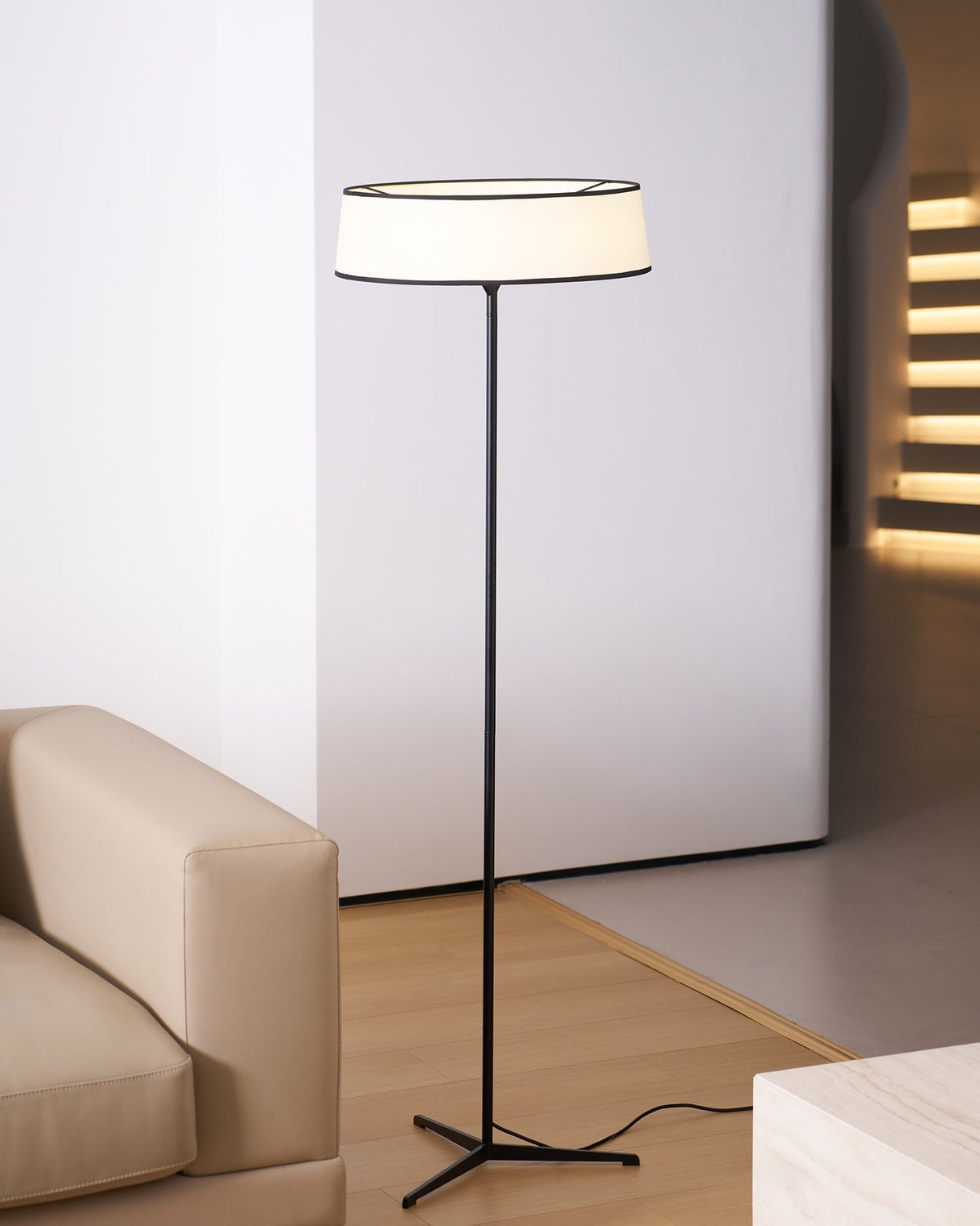 Zemaryre nowoczesna lampa stojąca