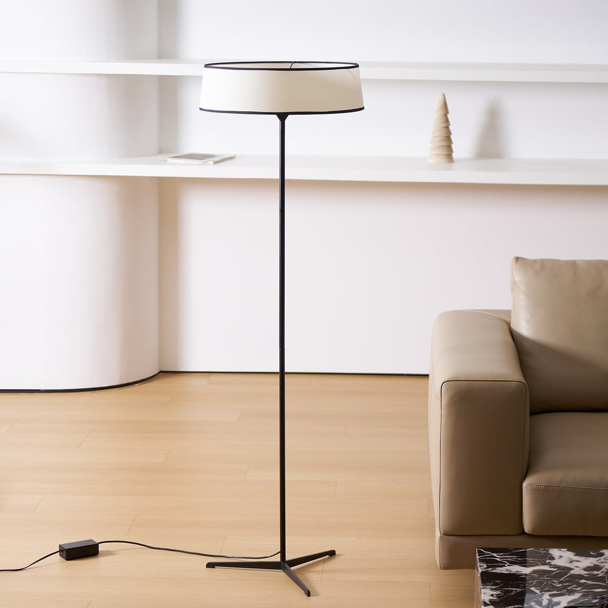 Zemaryre nowoczesna lampa stojąca