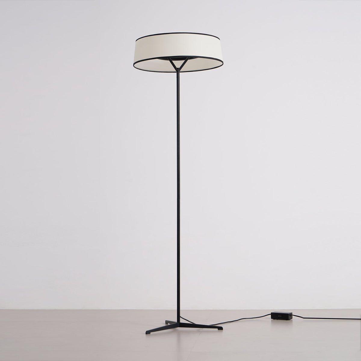 Zemaryre nowoczesna lampa stojąca