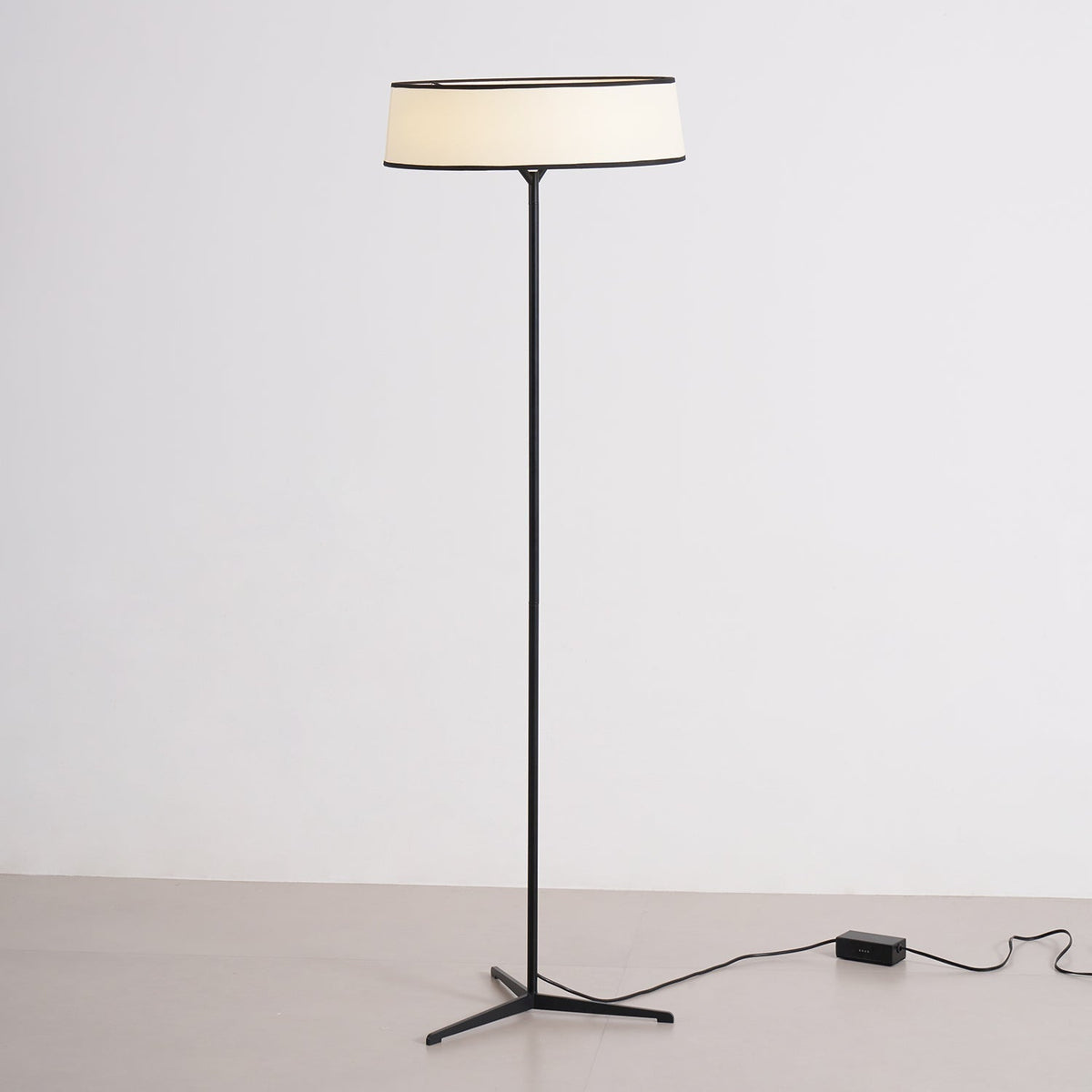Zemaryre nowoczesna lampa stojąca