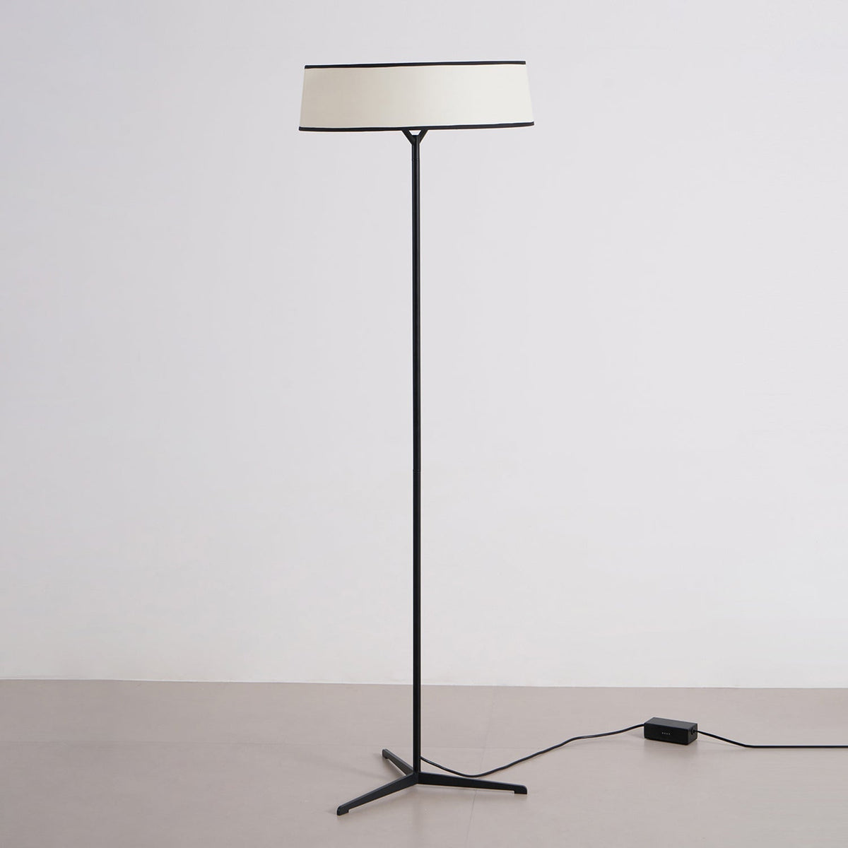 Zemaryre nowoczesna lampa stojąca