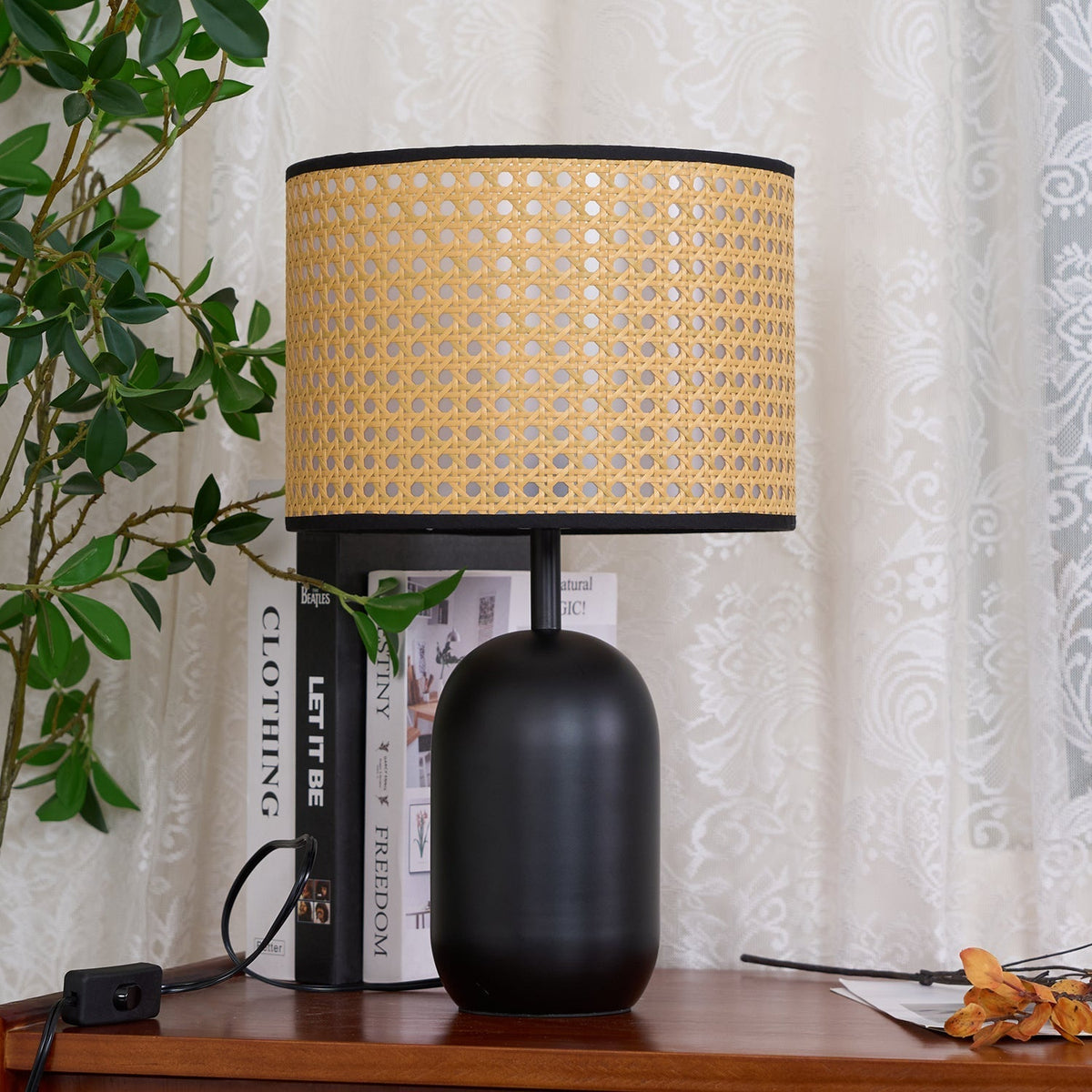 Ravarielle nowoczesna lampa stołowa ze słomy bambusowej