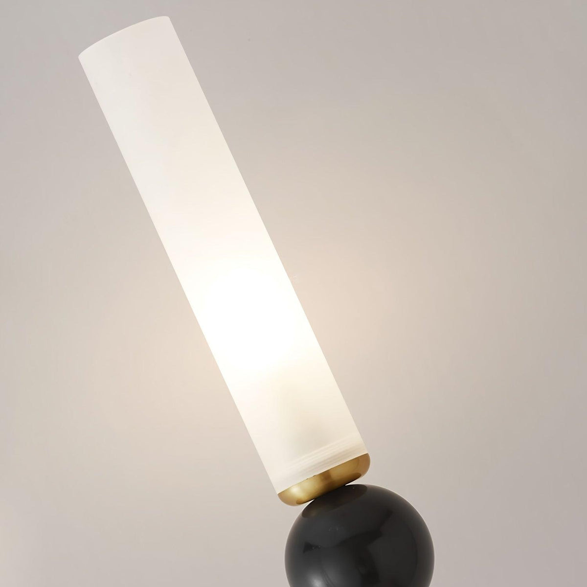 Dulane nowoczesna minimalistyczna kinkietowa lampa ścienna w pionie z marmuru