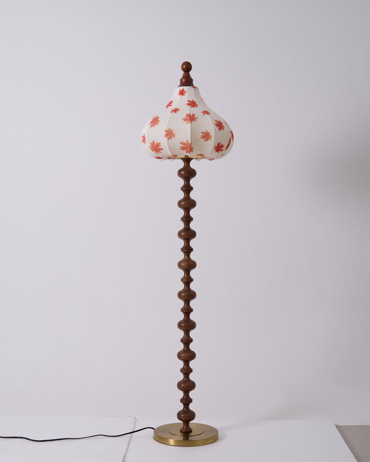 Qrathen drewniana lampa stojąca z płótna w stylu retro