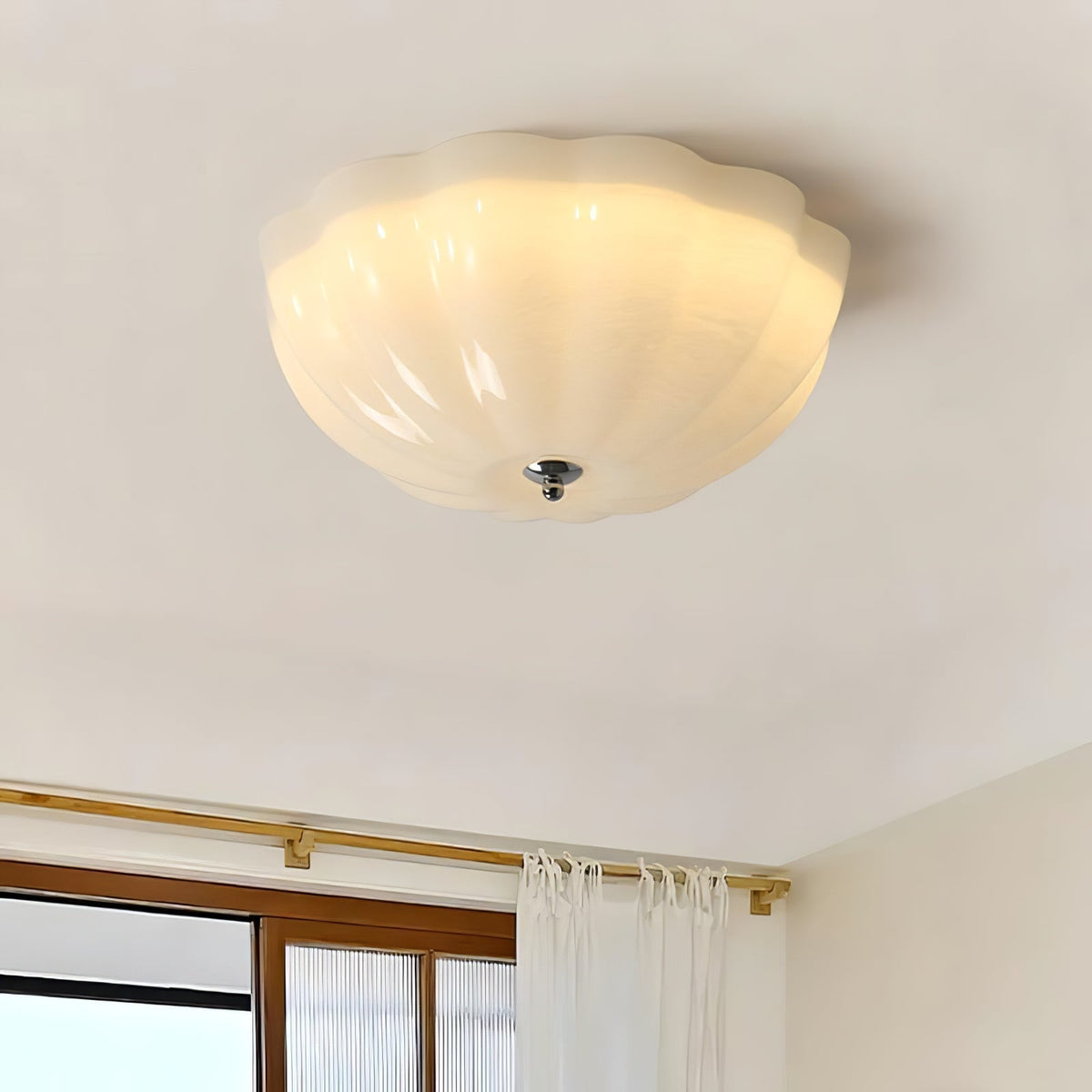Uphaara nowoczesna minimalistyczna lampa sufitowa ze szkła w kształcie muszli
